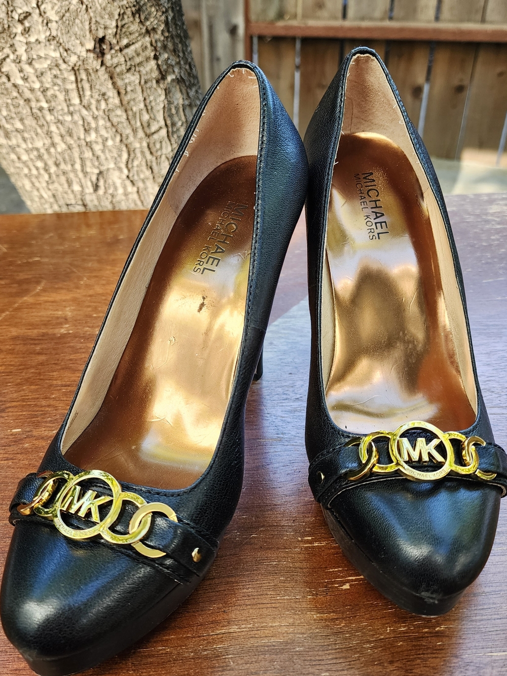 MICHAEL Michael Kors Hamilton Black Leather Platform Pumps Gold Logo Heel 7.5